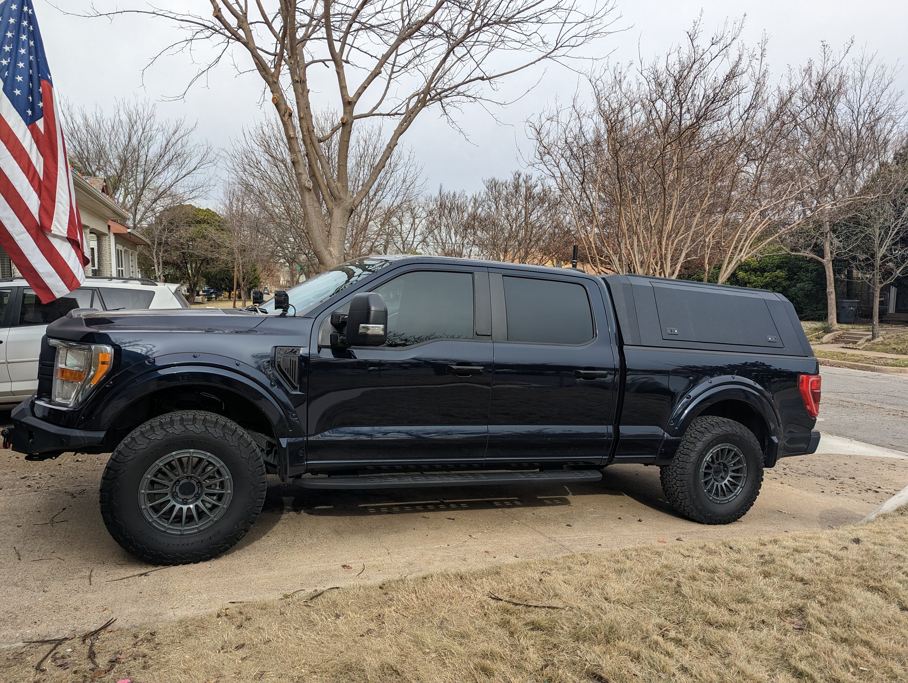 Ford F-150 New tires won’t set on rims 1000008922