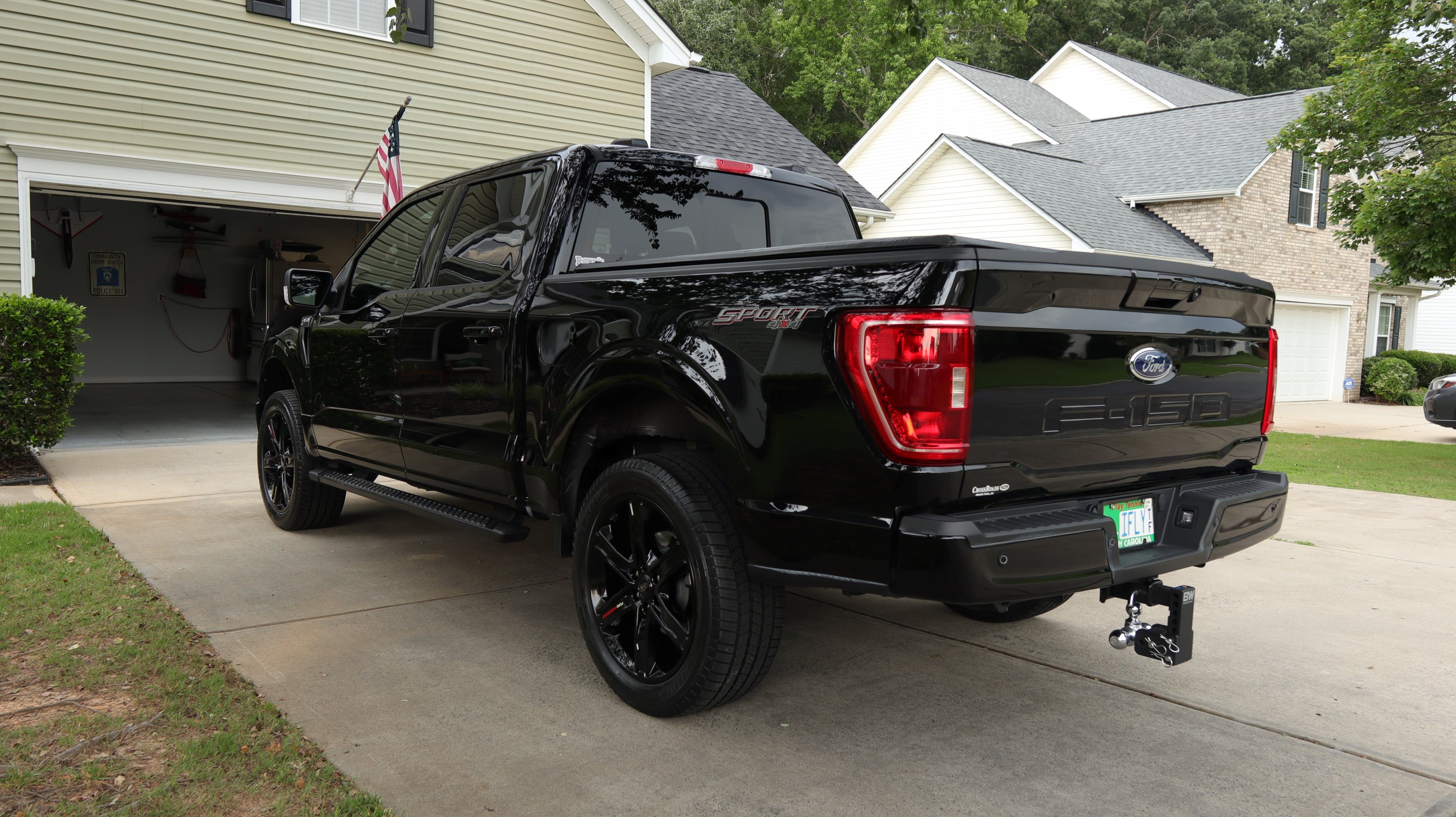 Ford F-150 Before & after with new Ford Performance 22" inch wheels + Michelin Defenders 305/45R22 2