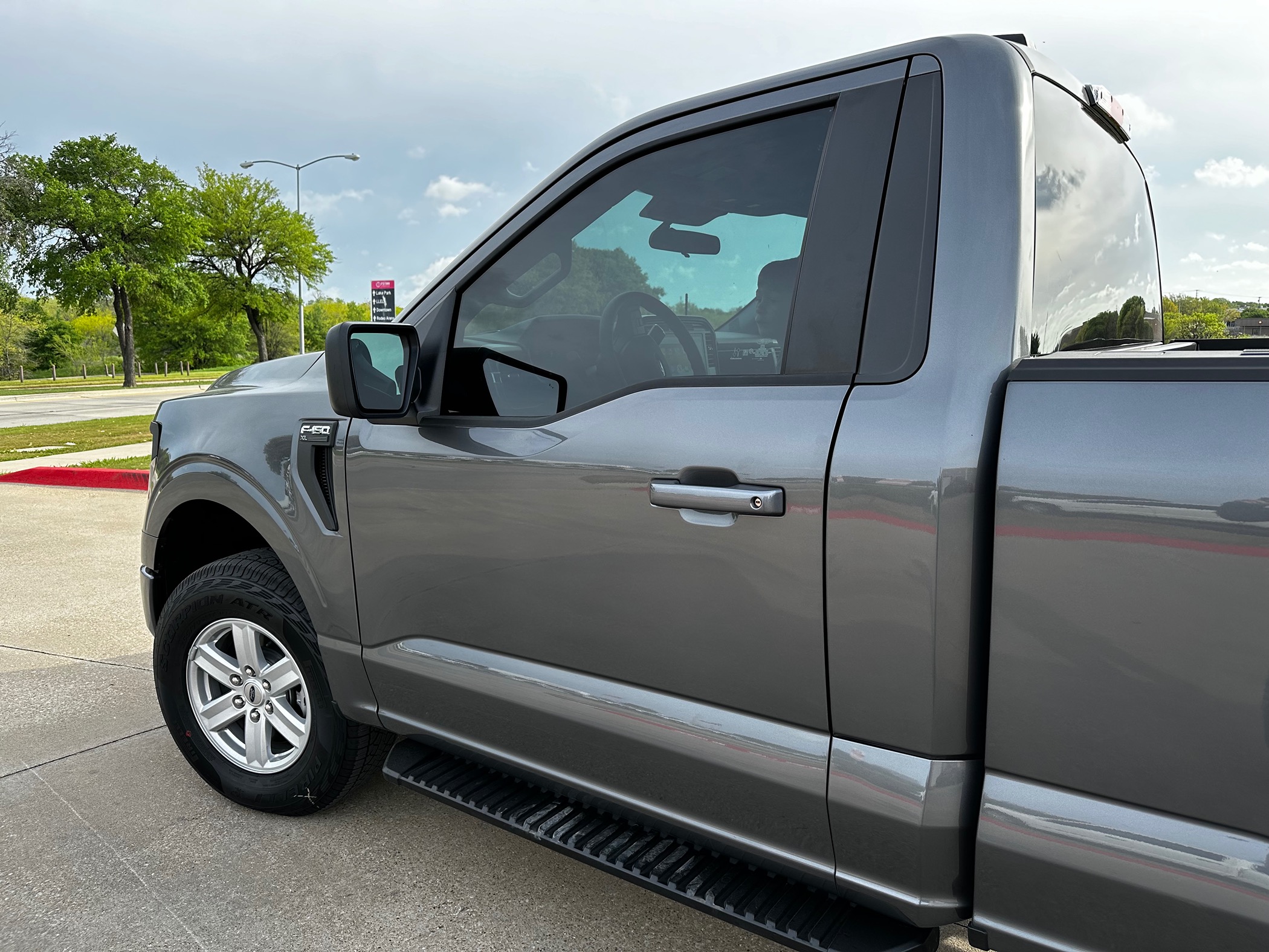 Ford F-150 2024 XL RCSB Paint Matched (Bumpers, Door Handles and Tailgate) - Photos IMG_5346