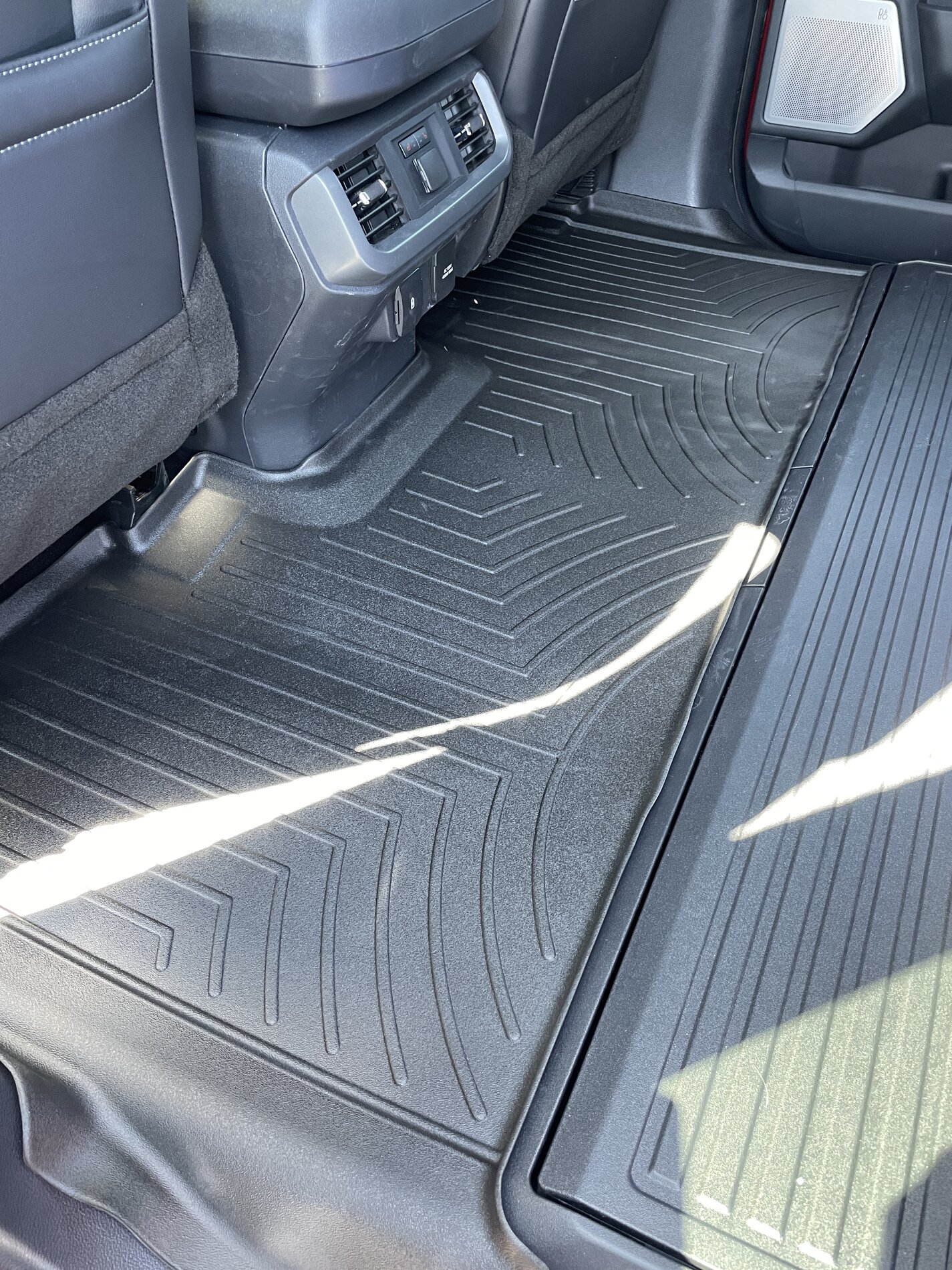 Ford F-150 Non-OEM floor mats and rear storage box IMG_5414.JPG