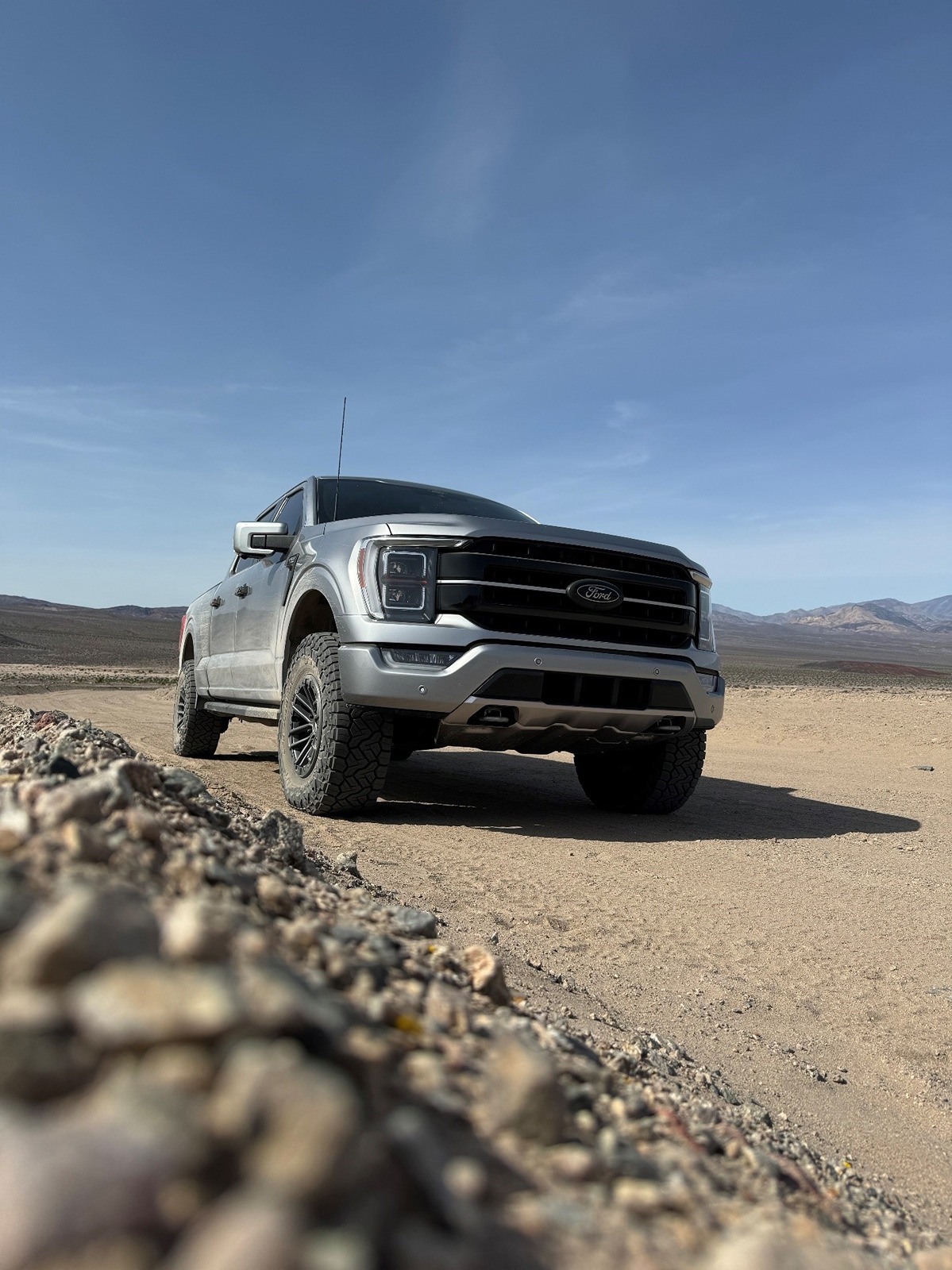 Ford F-150 Iconic Silver OR Carbonized Grey XL? Picture1