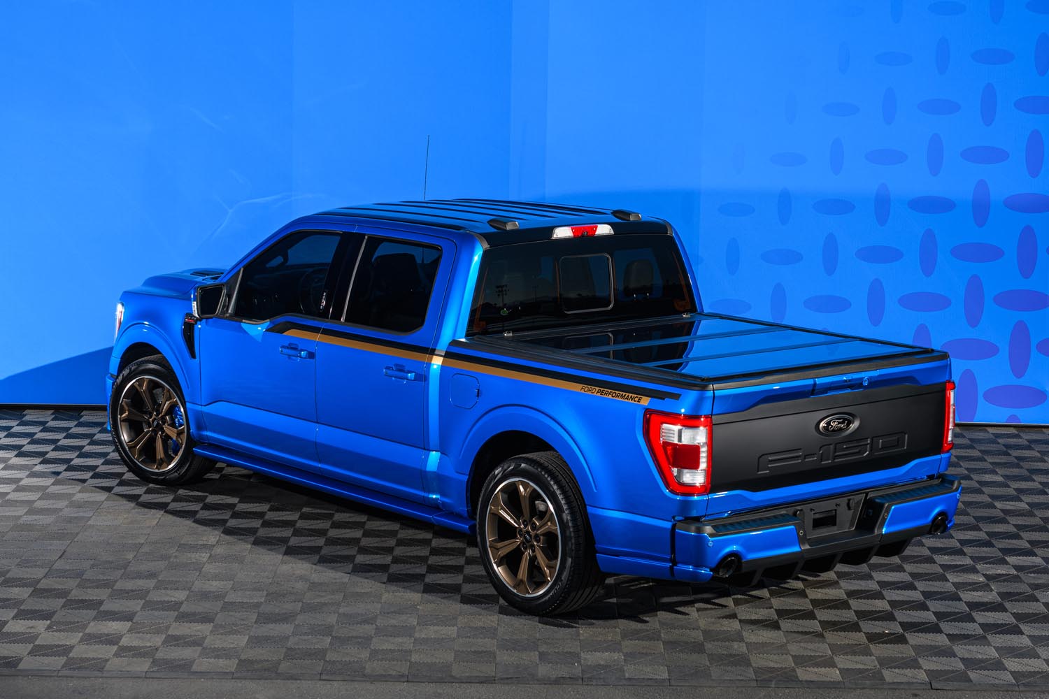 Ford F-150 2022 Ford Street Performance F-150 Supercharged V8 Debuts at SEMA 2021 wdmp_211030_00744