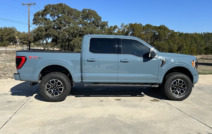 305/70R18's with 3" RC Rough Country Lift